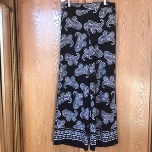 New York & Company Flowy Pants size M